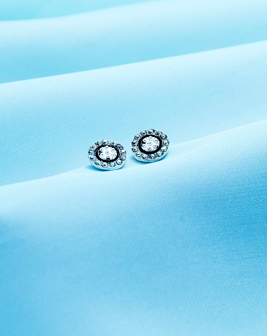 Black Tops-White Circle