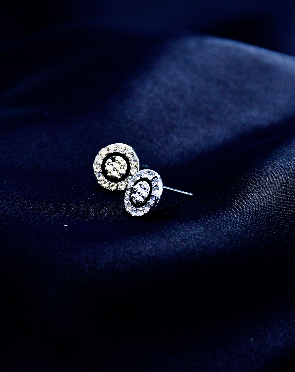 Black Tops-White Circle - Image 3